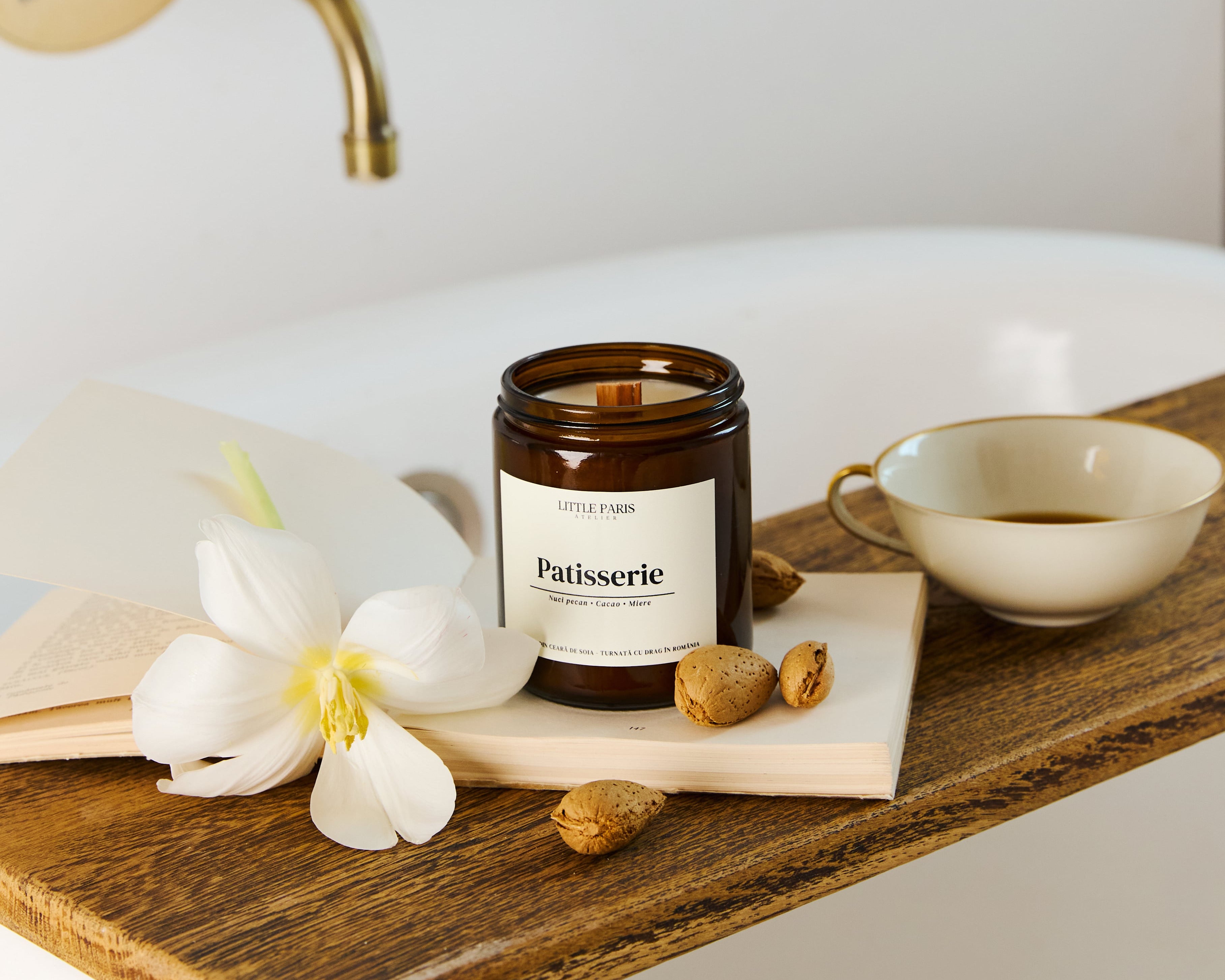 Lumânare parfumată Amber - Patisserie - Nuci Pecan • Cacao • Miere - Little Paris Atelier