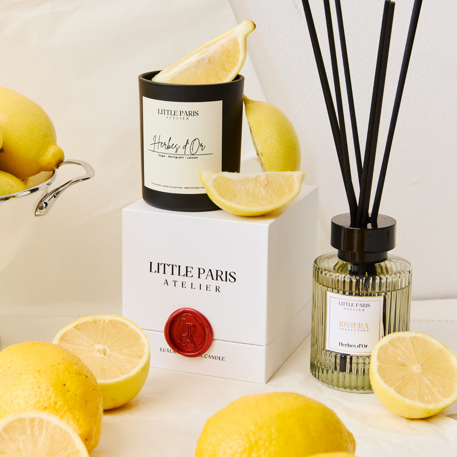 Lumânare parfumată Herbes d'Or - Salvie • Petitgrain • Lamaie - Little Paris Atelier